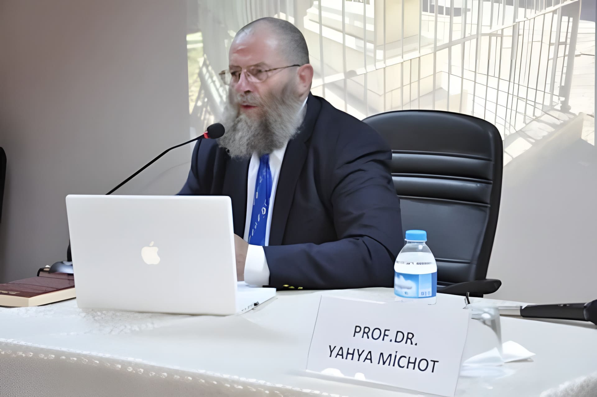 In Memory of Dr Yahya Michot: A Scholar Between Worlds